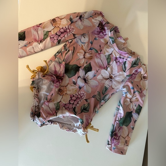 Posh peanut 2t girls swimsuit 💛🩱🌸 used worn 2-3x - Picture 2 of 4